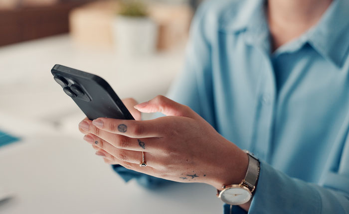 67 Heartwarming And Heartbreaking Things People Saw On Their Late Parents&rsquo; Phones