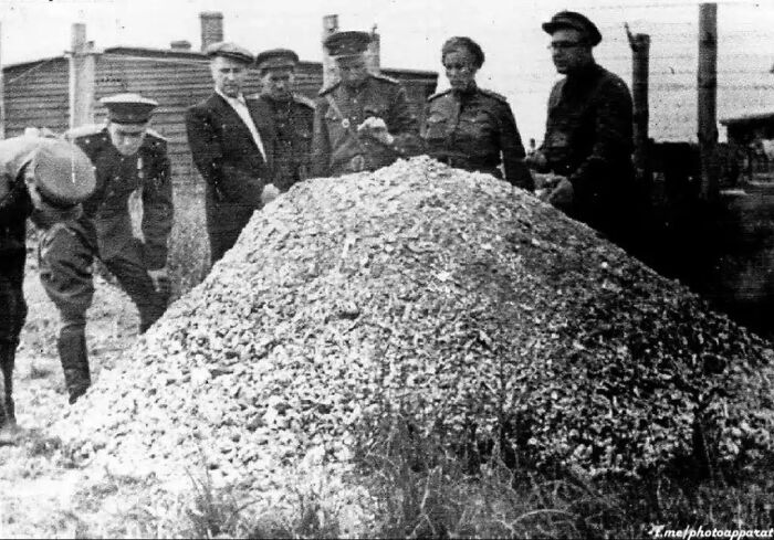 91 Historical Photos That Feel Almost Impossible To Explain
