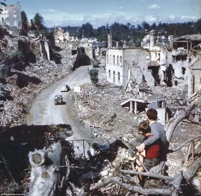91 Historical Photos That Feel Almost Impossible To Explain