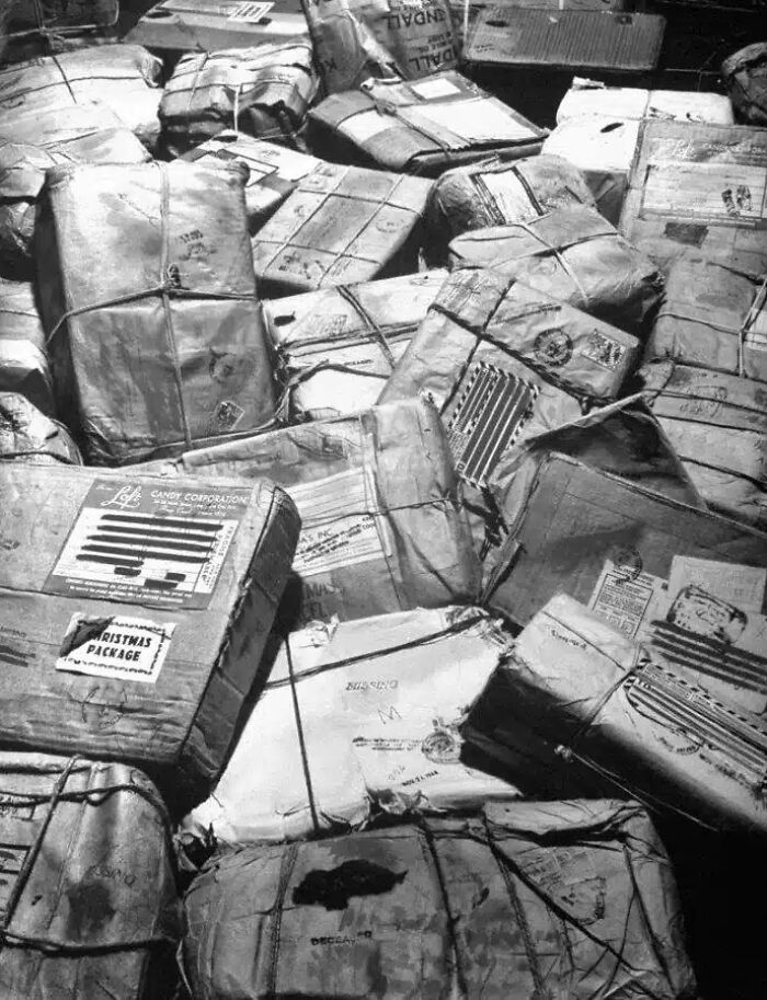 91 Historical Photos That Feel Almost Impossible To Explain