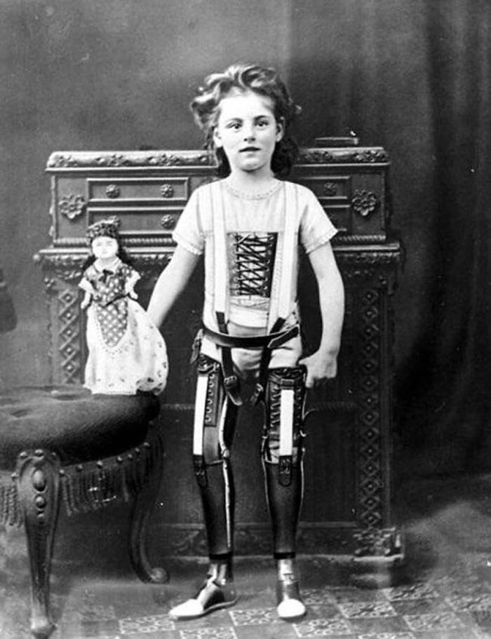 91 Historical Photos That Feel Almost Impossible To Explain