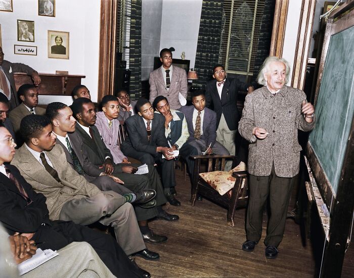 91 Historical Photos That Feel Almost Impossible To Explain