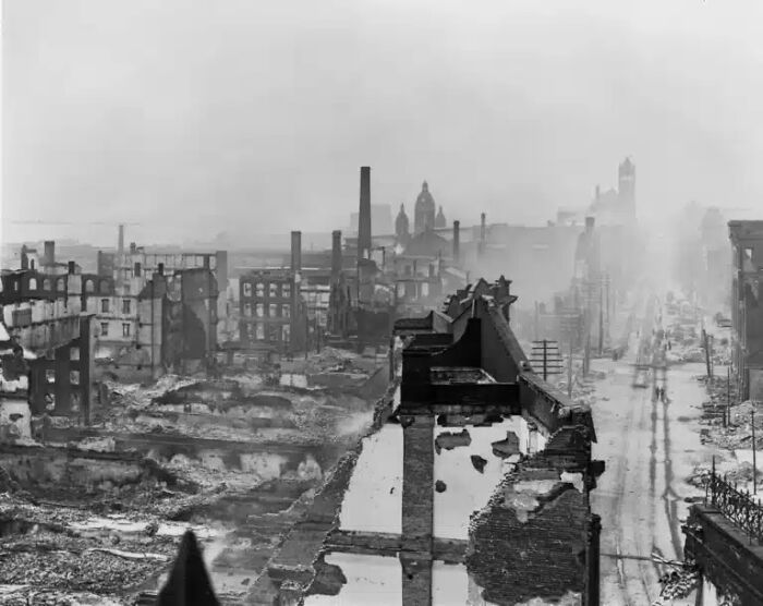 91 Historical Photos That Feel Almost Impossible To Explain