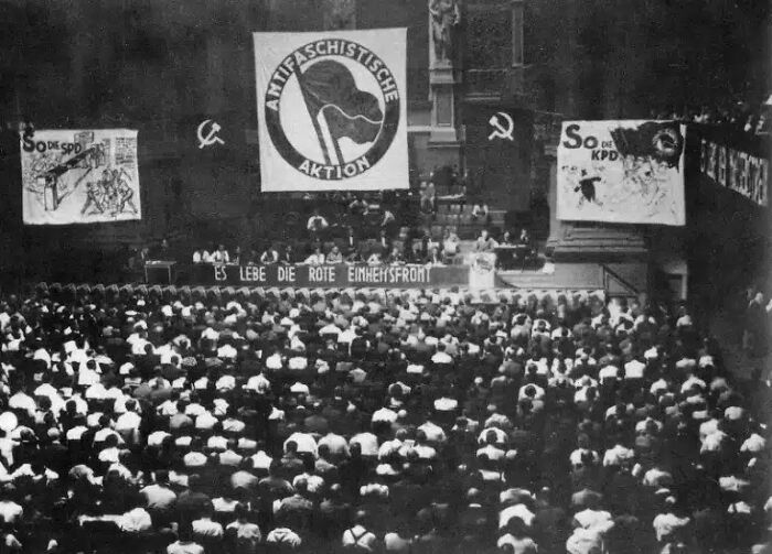 91 Historical Photos That Feel Almost Impossible To Explain