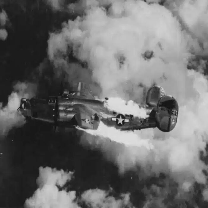 91 Historical Photos That Feel Almost Impossible To Explain