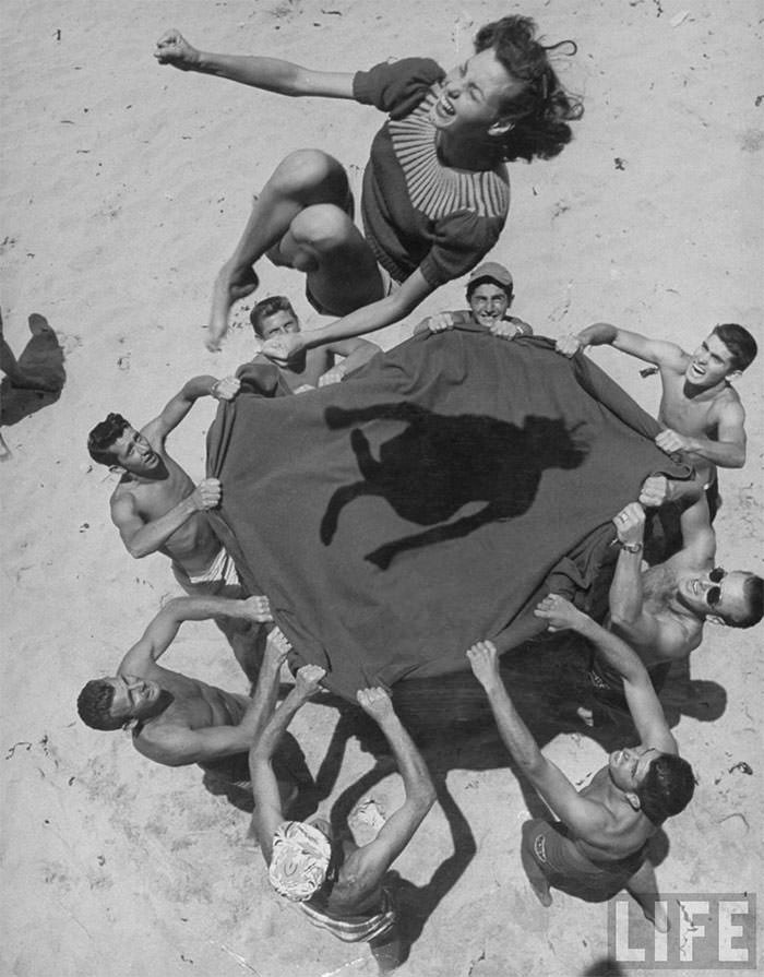 91 Historical Photos That Feel Almost Impossible To Explain