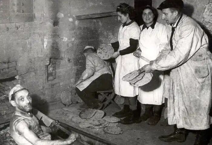 91 Historical Photos That Feel Almost Impossible To Explain