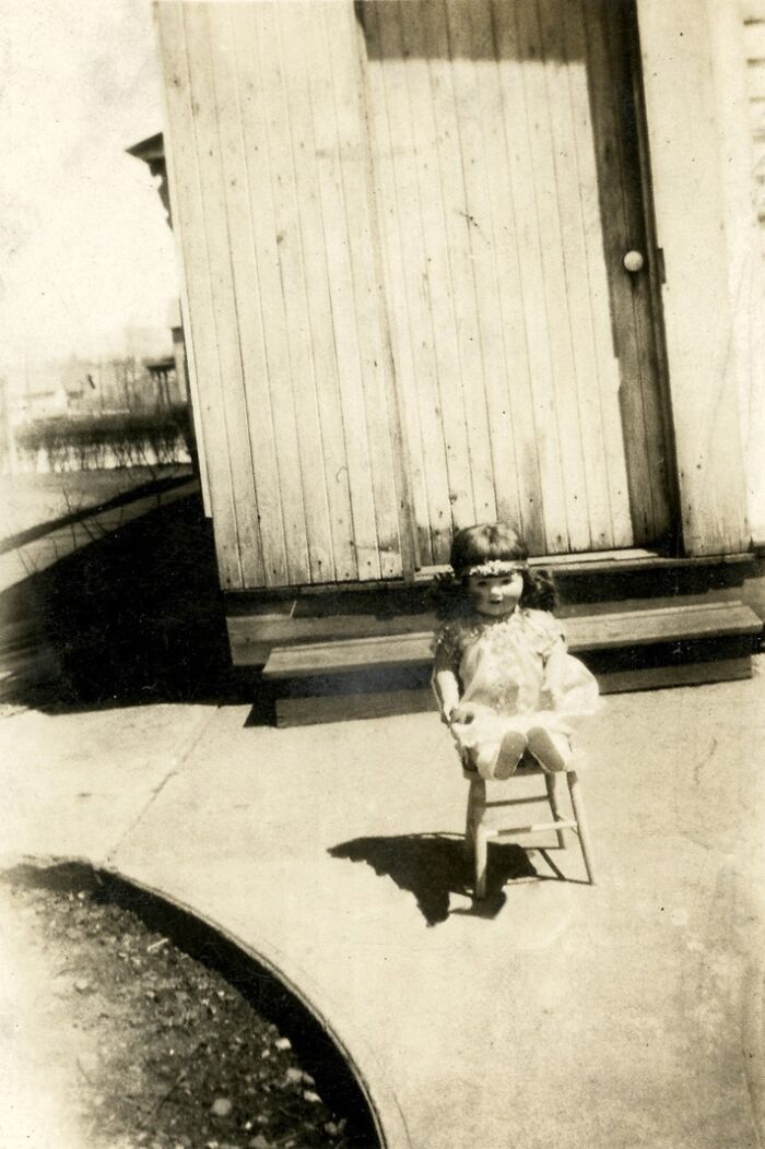 91 Historical Photos That Feel Almost Impossible To Explain
