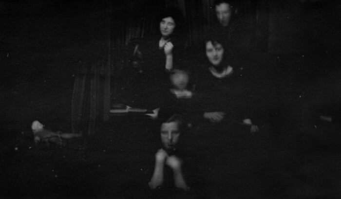 91 Historical Photos That Feel Almost Impossible To Explain