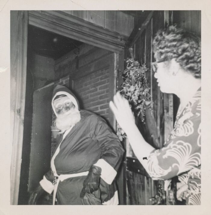 91 Historical Photos That Feel Almost Impossible To Explain
