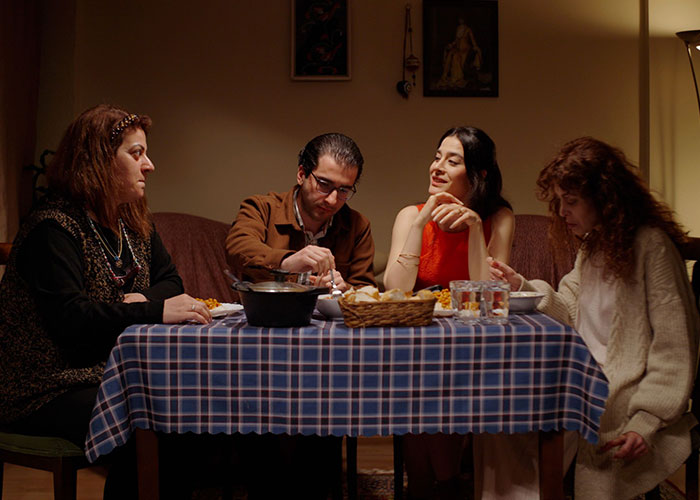 “Family Isn&rsquo;t Everything”: 39 Advice That Is Good But Socially Not Acceptabl