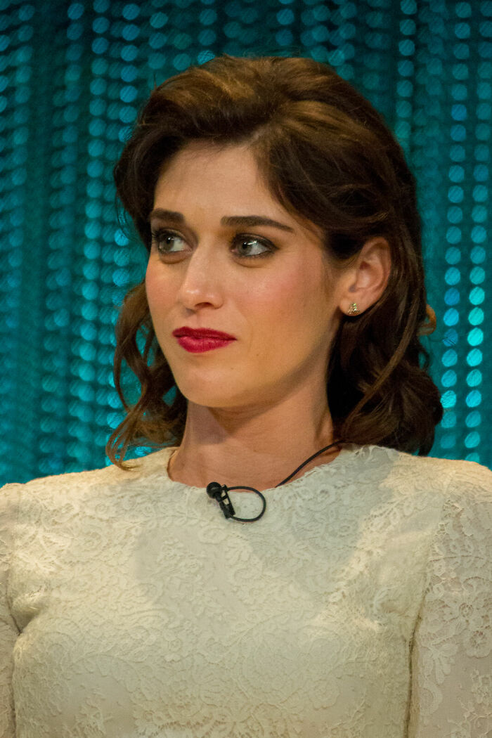 Lizzy Caplan: Bio And Career Highlights