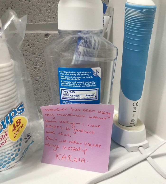 64 Horrible Roommates Who Somehow Passed The Vibe Check Before Move-In Day And Failed Soon After