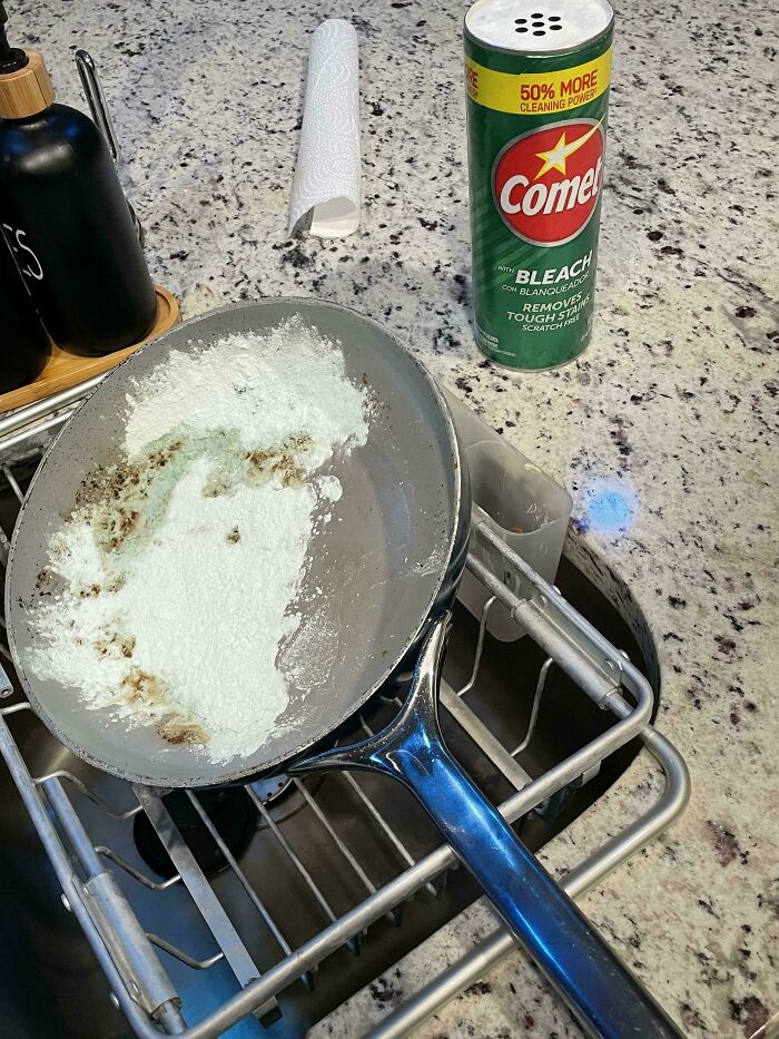 64 Horrible Roommates Who Somehow Passed The Vibe Check Before Move-In Day And Failed Soon After