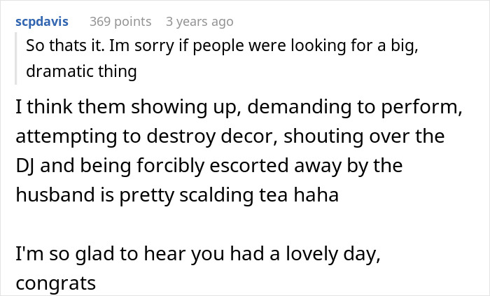 Entitled Mom Wants All Eyes On Her And Her Daughter During Brothers Wedding, Gets Dragged Instead