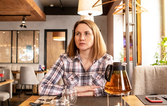 Entitled Army Wife Pulls The &ldquo;Don&rsquo;t You Know Who I AM?&rdquo; Card On A Waitress, Gets A Humbling Reality Check
