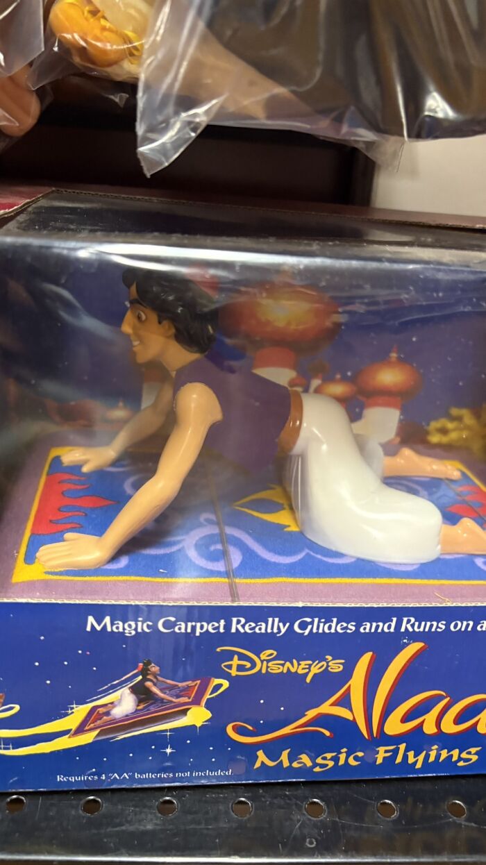 37 Images So Bizarre They Raised More Questions Than The Internet Can Handle