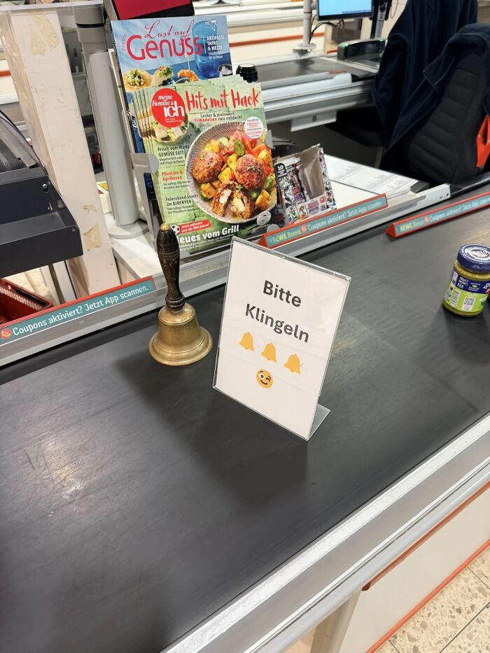 37 Images So Bizarre They Raised More Questions Than The Internet Can Handle