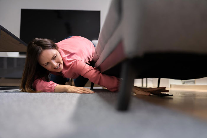 Religious Mom Thinks Her Snooping In Teen’s Room Goes Unnoticed, Mad As She&rsquo;s Snubbed With The Truth