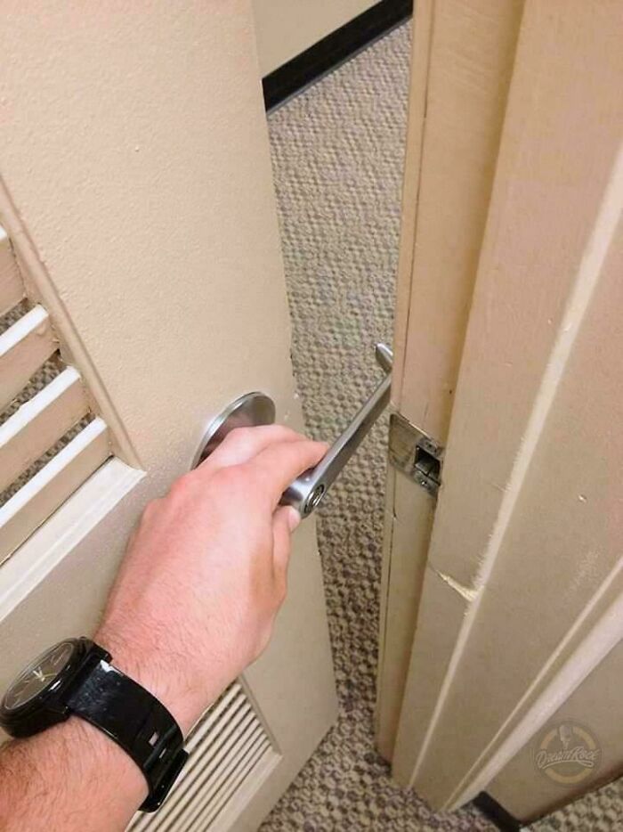93 Ridiculous “You Had One Job” Fails That Prove Common Sense Isn’t All That Common 93 Ridiculous “You Had One Job” Fails That Prove Common Sense Isn’t All That Common