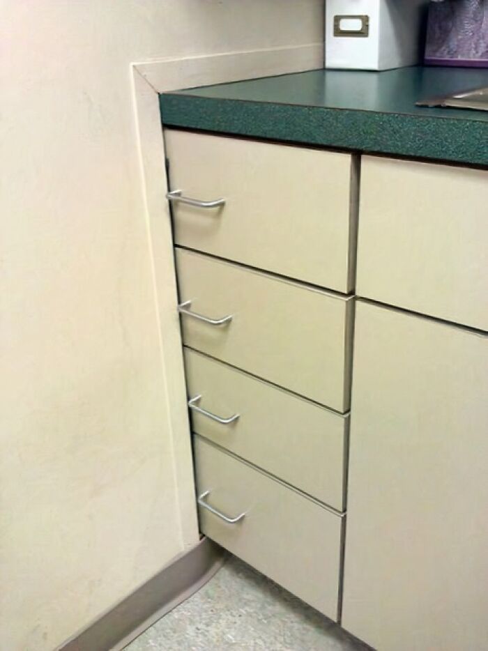 93 Ridiculous “You Had One Job” Fails That Prove Common Sense Isn’t All That Common 93 Ridiculous “You Had One Job” Fails That Prove Common Sense Isn’t All That Common