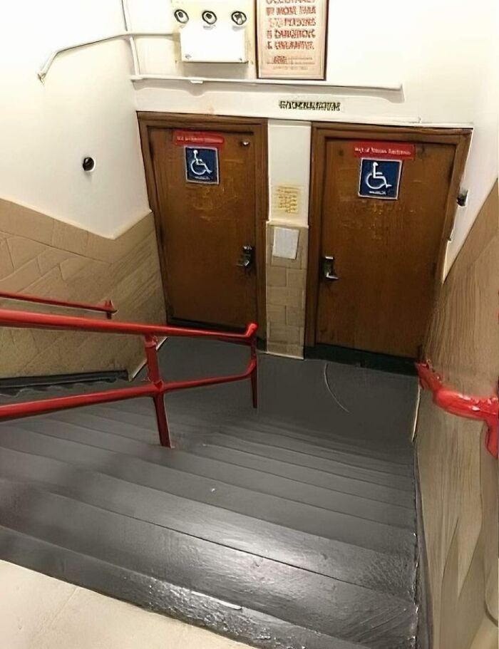 93 Ridiculous “You Had One Job” Fails That Prove Common Sense Isn’t All That Common 93 Ridiculous “You Had One Job” Fails That Prove Common Sense Isn’t All That Common