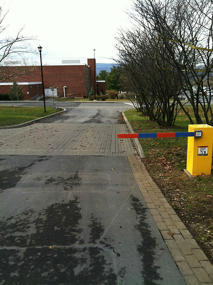 93 Ridiculous “You Had One Job” Fails That Prove Common Sense Isn’t All That Common 93 Ridiculous “You Had One Job” Fails That Prove Common Sense Isn’t All That Common