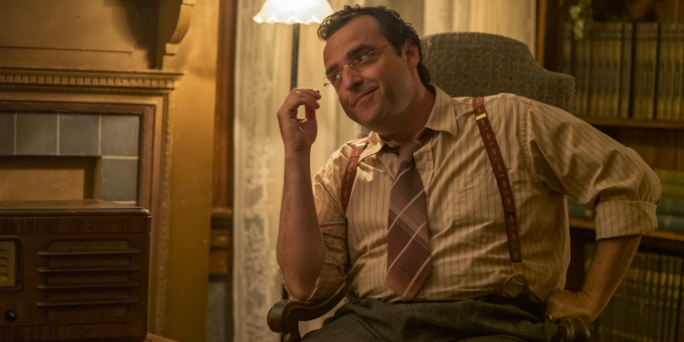 David Krumholtz in The Plot Against America David Krumholtz in The Plot Against America