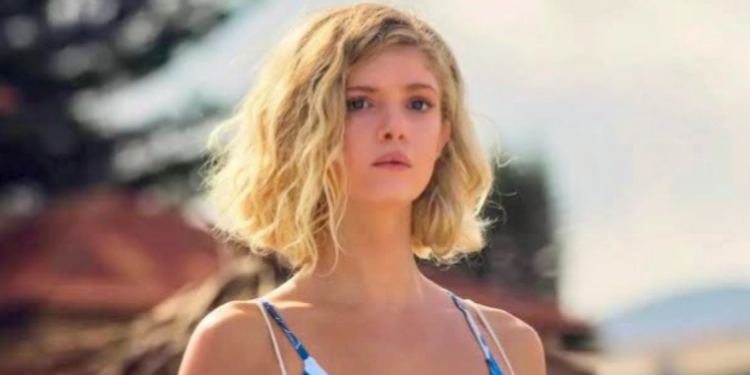 Elena Kampouris