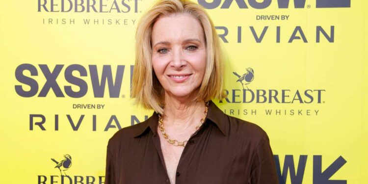 Lisa Kudrow attending the premiere of The Comeback season 3