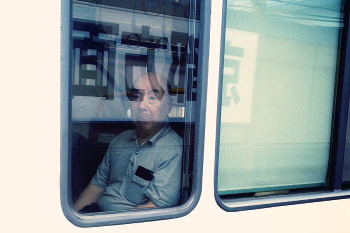 I&rsquo;m A Street Photographer Who Visited Japan And Captured Its Two Very Different Sides (30 Pics)