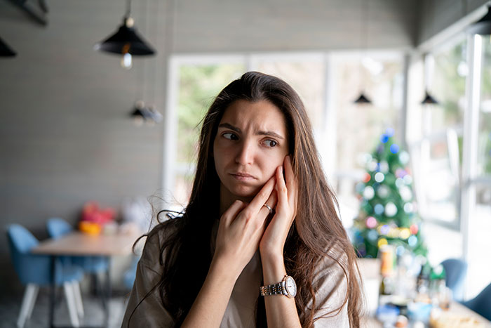 Momma’s Boy Calls Off Wedding, Leaves Fiancée Emotionally Exhausted By Trying To Work Things Out Momma’s Boy Calls Off Wedding, Leaves Fiancée Emotionally Exhausted By Trying To Work Things Out