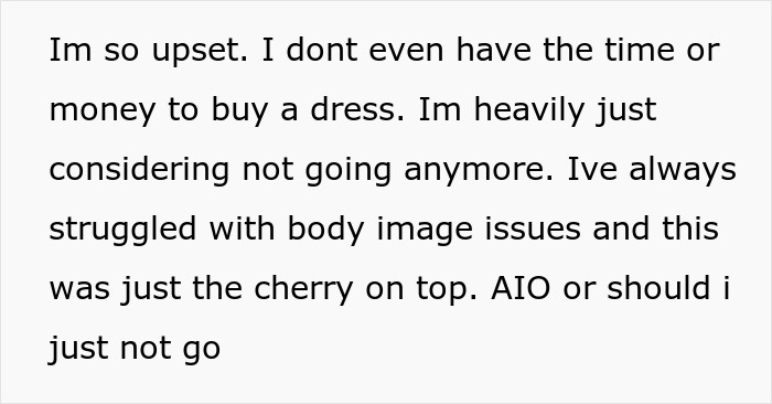 Talented Seamstress Spends 4 Months And $600 On Prom Dress, Insecure Mom Insults How It Looks On Her Talented Seamstress Spends 4 Months And $600 On Prom Dress, Insecure Mom Insults How It Looks On Her