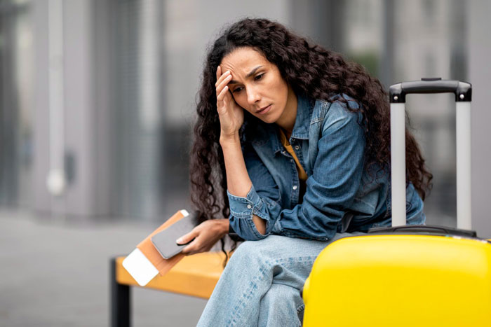 20YO Gets $4K Grant To Go On NYC Research Trip, Worried Parents Threaten To Cut Her Off 20YO Gets $4K Grant To Go On NYC Research Trip, Worried Parents Threaten To Cut Her Off