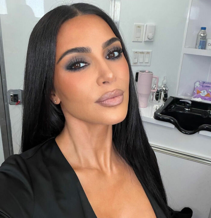 Kim Kardashian Faces Embarrassment After Posing For SKIMS: “As If We Don’t Know What She Really Looks Like” Kim Kardashian Faces Embarrassment After Posing For SKIMS: “As If We Don’t Know What She Really Looks Like”