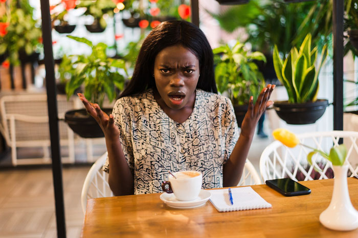 Racist Karen Goes Psycho On Black Woman For Owning An Expensive Phone, Has The Nerve To Call Cops Racist Karen Goes Psycho On Black Woman For Owning An Expensive Phone, Has The Nerve To Call Cops