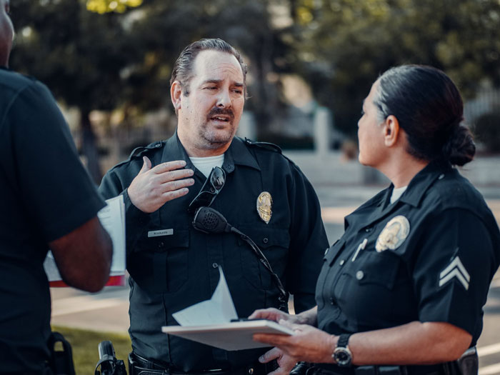 Racist Karen Goes Psycho On Black Woman For Owning An Expensive Phone, Has The Nerve To Call Cops Racist Karen Goes Psycho On Black Woman For Owning An Expensive Phone, Has The Nerve To Call Cops