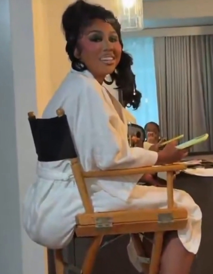Ari Fletcher’s BBL Sparks Frenzy After Fans Spot It Hanging Off Chair Backstage At BET Awards Ari Fletcher’s BBL Sparks Frenzy After Fans Spot It Hanging Off Chair Backstage At BET Awards