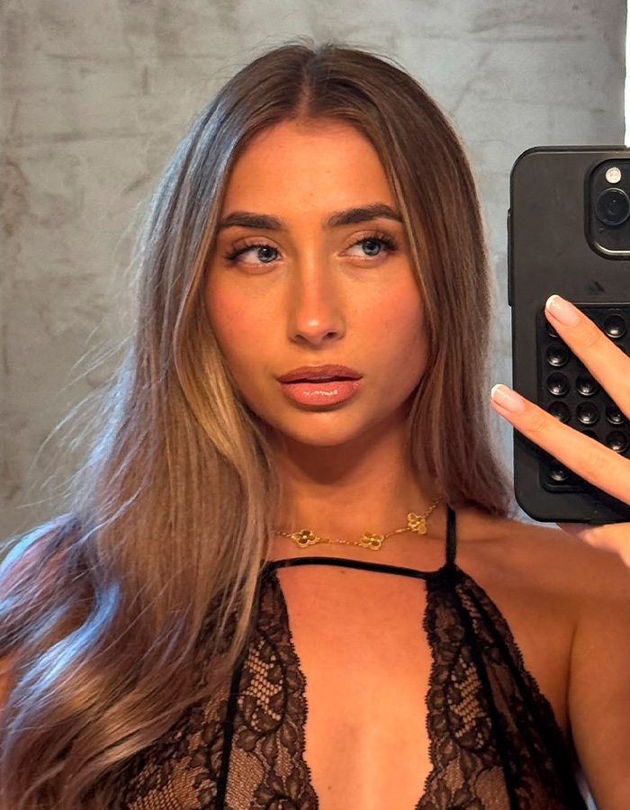 Looksmaxxing Influencer Clavicular Triggers Chaos After Mistaking Young Woman For Adult Star Lily Phillips Looksmaxxing Influencer Clavicular Triggers Chaos After Mistaking Young Woman For Adult Star Lily Phillips