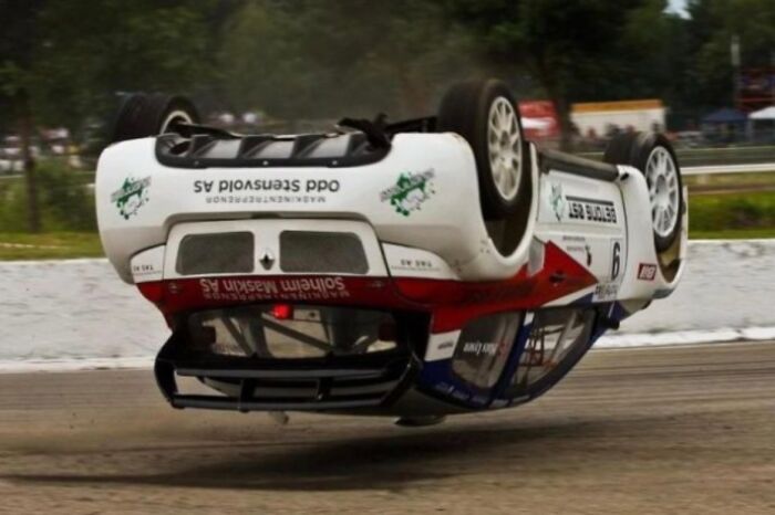 101 Hilarious Photos Taken Moments Before Disaster Struck