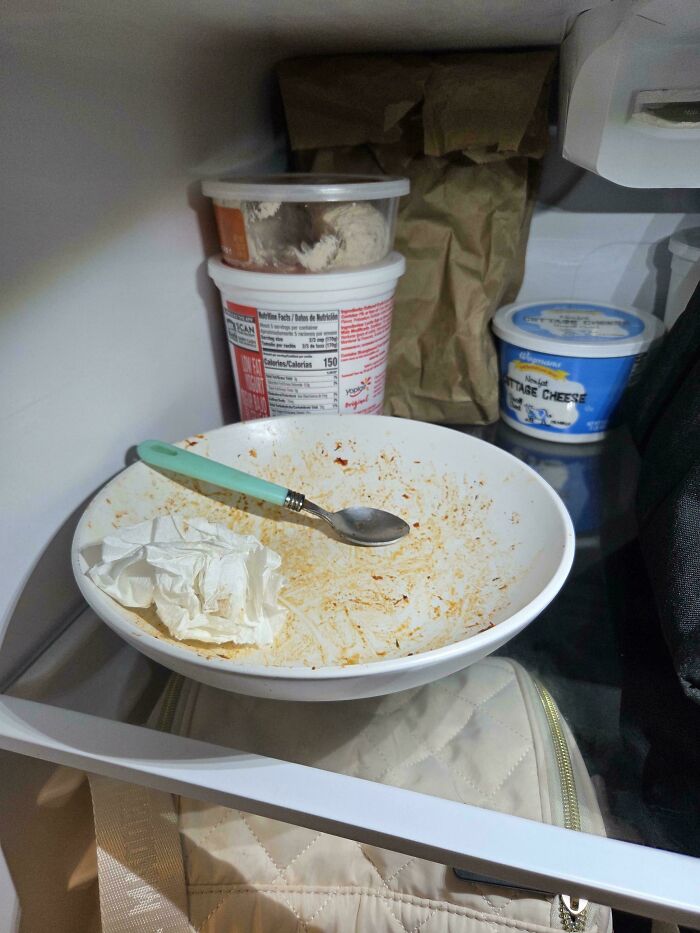 80 Awful Coworkers Who Must Be Getting A Bonus For Annoying Everyone