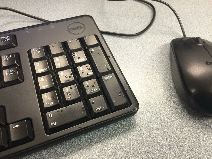 80 Awful Coworkers Who Must Be Getting A Bonus For Annoying Everyone