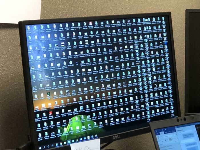 80 Awful Coworkers Who Must Be Getting A Bonus For Annoying Everyone