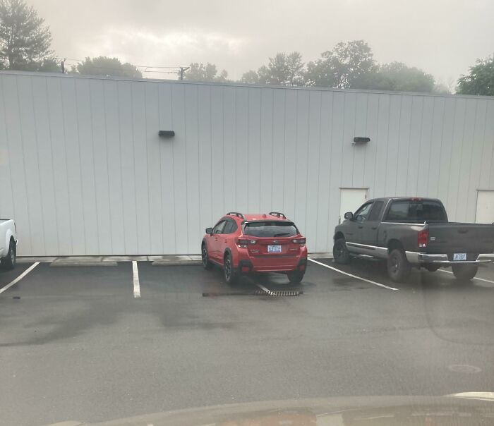 80 Awful Coworkers Who Must Be Getting A Bonus For Annoying Everyone