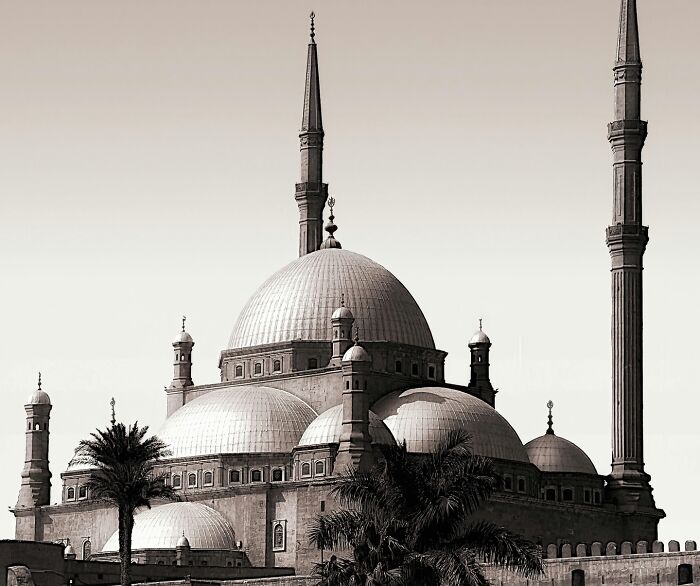 30 Famous Buildings With Incredible Histories That Deserve To Be Remembered Forever 30 Famous Buildings With Incredible Histories That Deserve To Be Remembered Forever