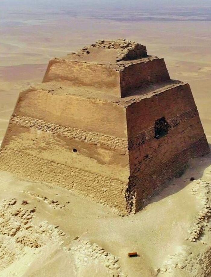 30 Famous Buildings With Incredible Histories That Deserve To Be Remembered Forever 30 Famous Buildings With Incredible Histories That Deserve To Be Remembered Forever