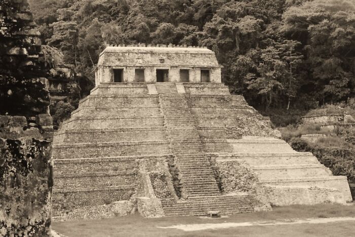 30 Famous Buildings With Incredible Histories That Deserve To Be Remembered Forever 30 Famous Buildings With Incredible Histories That Deserve To Be Remembered Forever