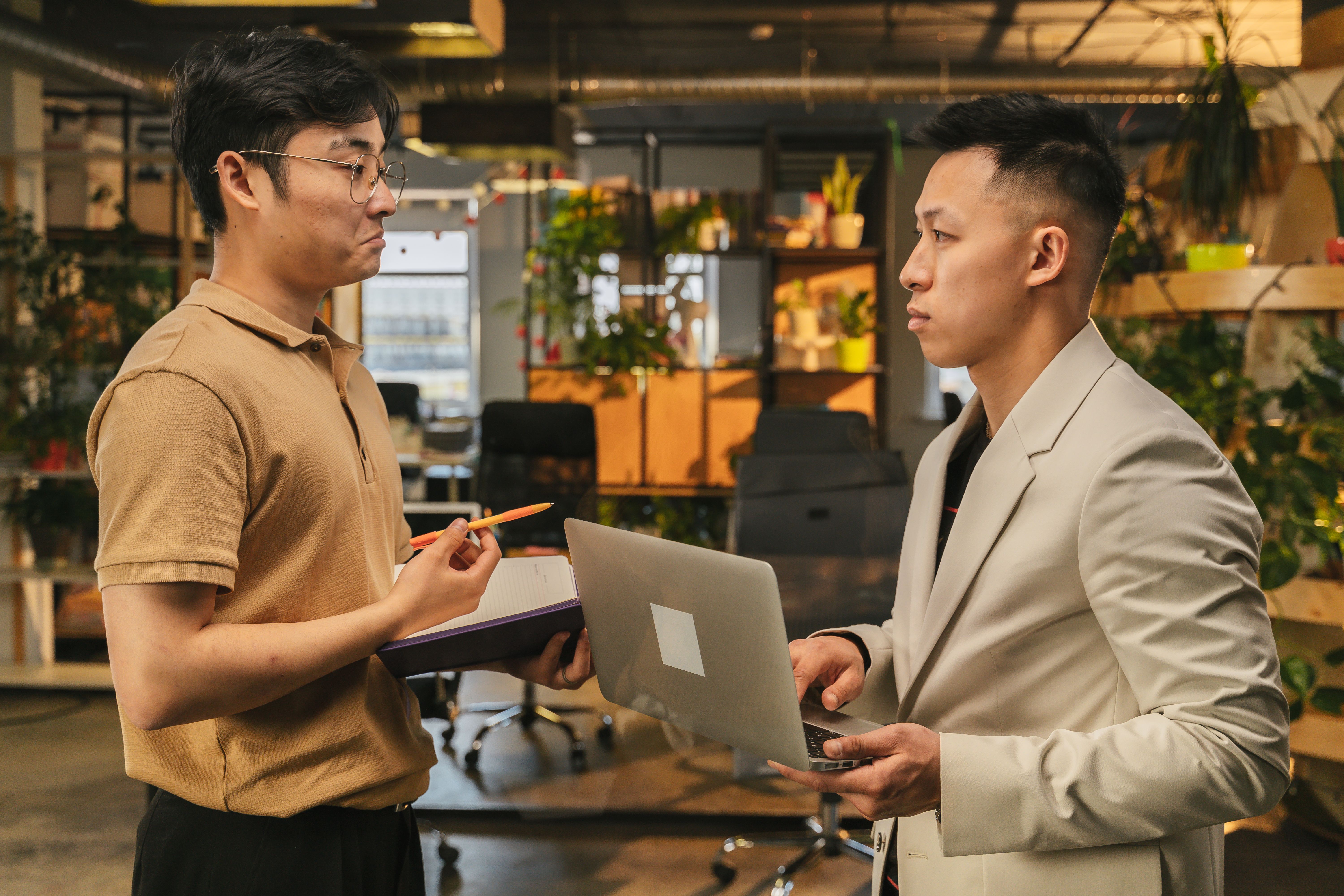 Coworkers Fume As Guy Outsmarts Them With Quality Vacation Planning: “I Do Actually Have A Life” Coworkers Fume As Guy Outsmarts Them With Quality Vacation Planning: “I Do Actually Have A Life”
