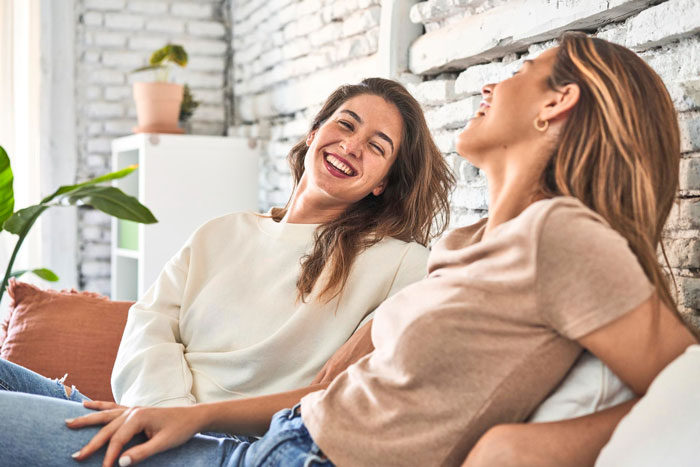 40YO Woman Prioritizes 24YO Friend’s Comfort Over Hubby, Lets Her Stay In Their House Indefinitely