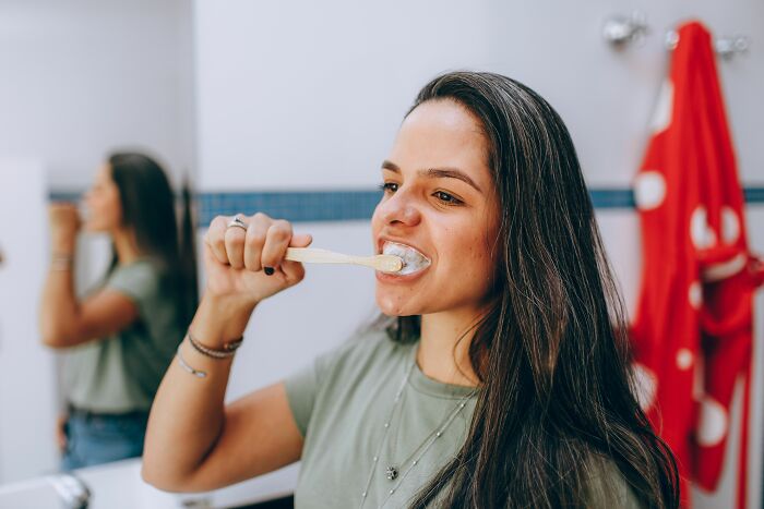 34 Country-Specific Habits That Are Completely Normal To Locals But Confusing To Everyone Else
